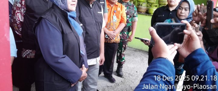 Kegiatan sidak pasar menjelang Natal 2025 dan Thn Baru 2026 oleh Ibu Bupati dan forkopimda serta TPID Kab. Magetan di Agen LPG Bpk Pithut di desa Ngariboyo